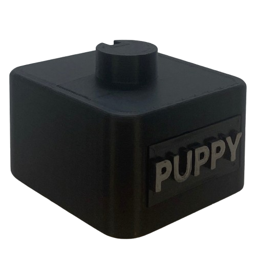 Plastová podstava s plastovým štítkom